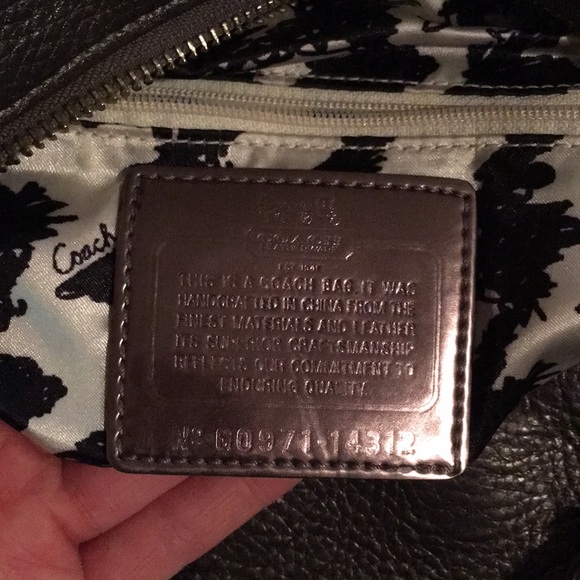 A Coach satchel with a shoulder strap. - Picture 6 of 11